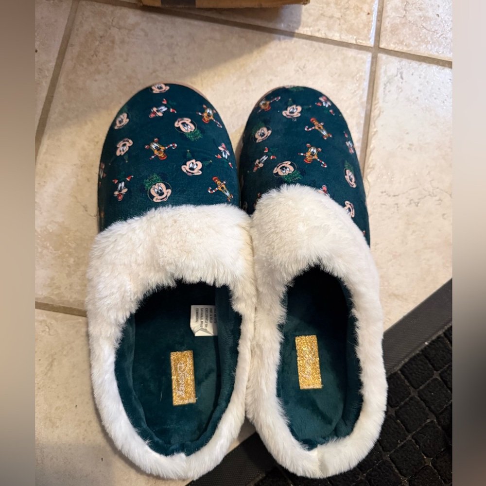 Men’s Disney Christmas Slippers